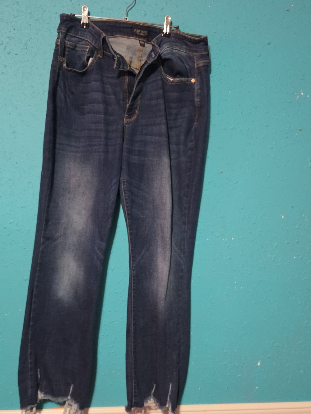 Judy blue size 16 w boot cut jeans with a raw hem